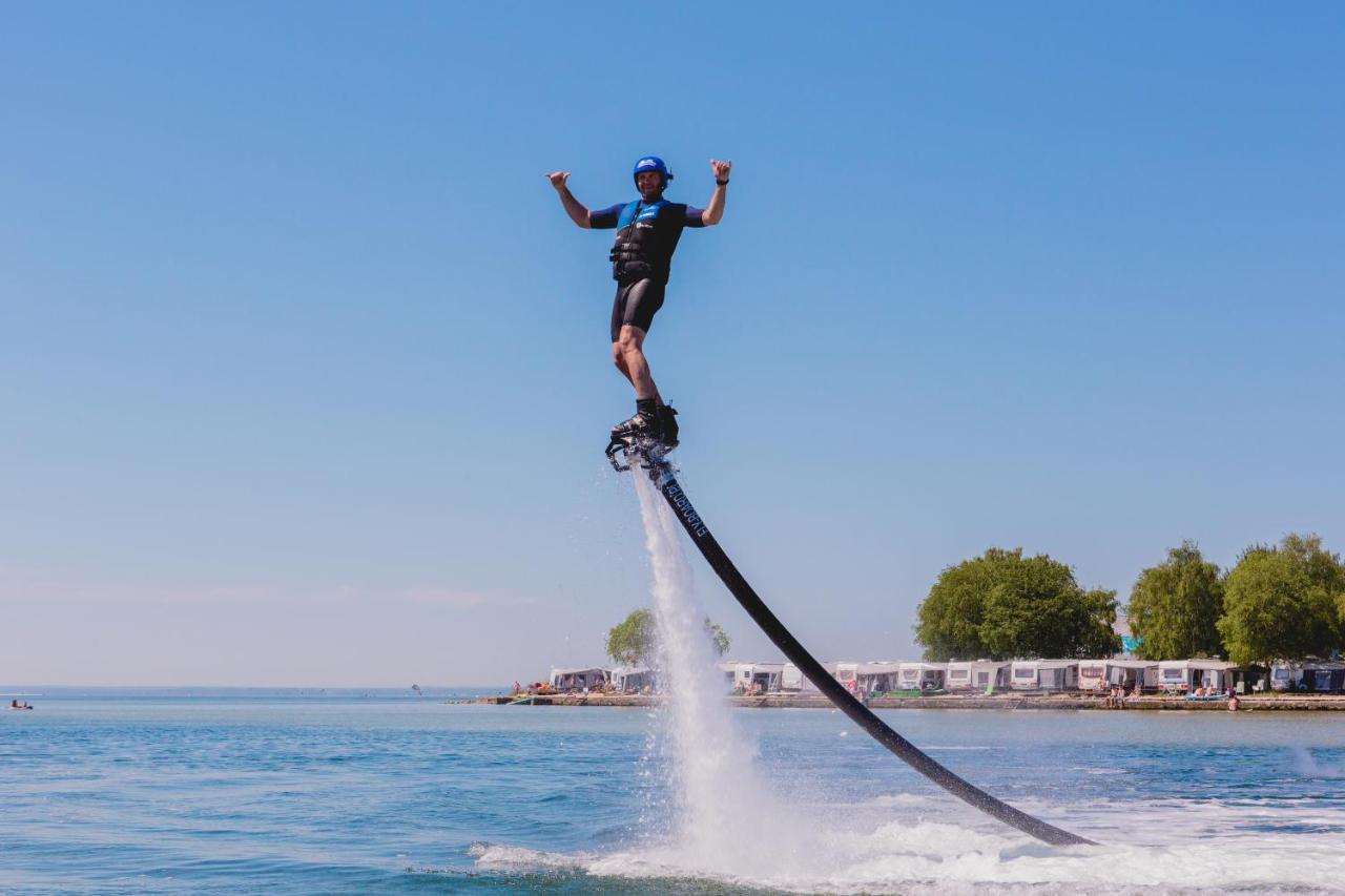 יאסטארניה Camping Molo Surf Spot מראה חיצוני תמונה