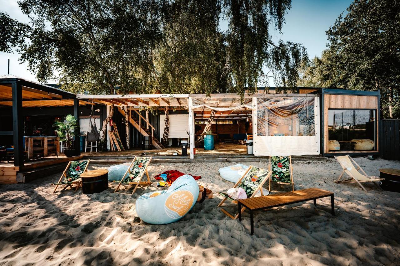 יאסטארניה Camping Molo Surf Spot מראה חיצוני תמונה