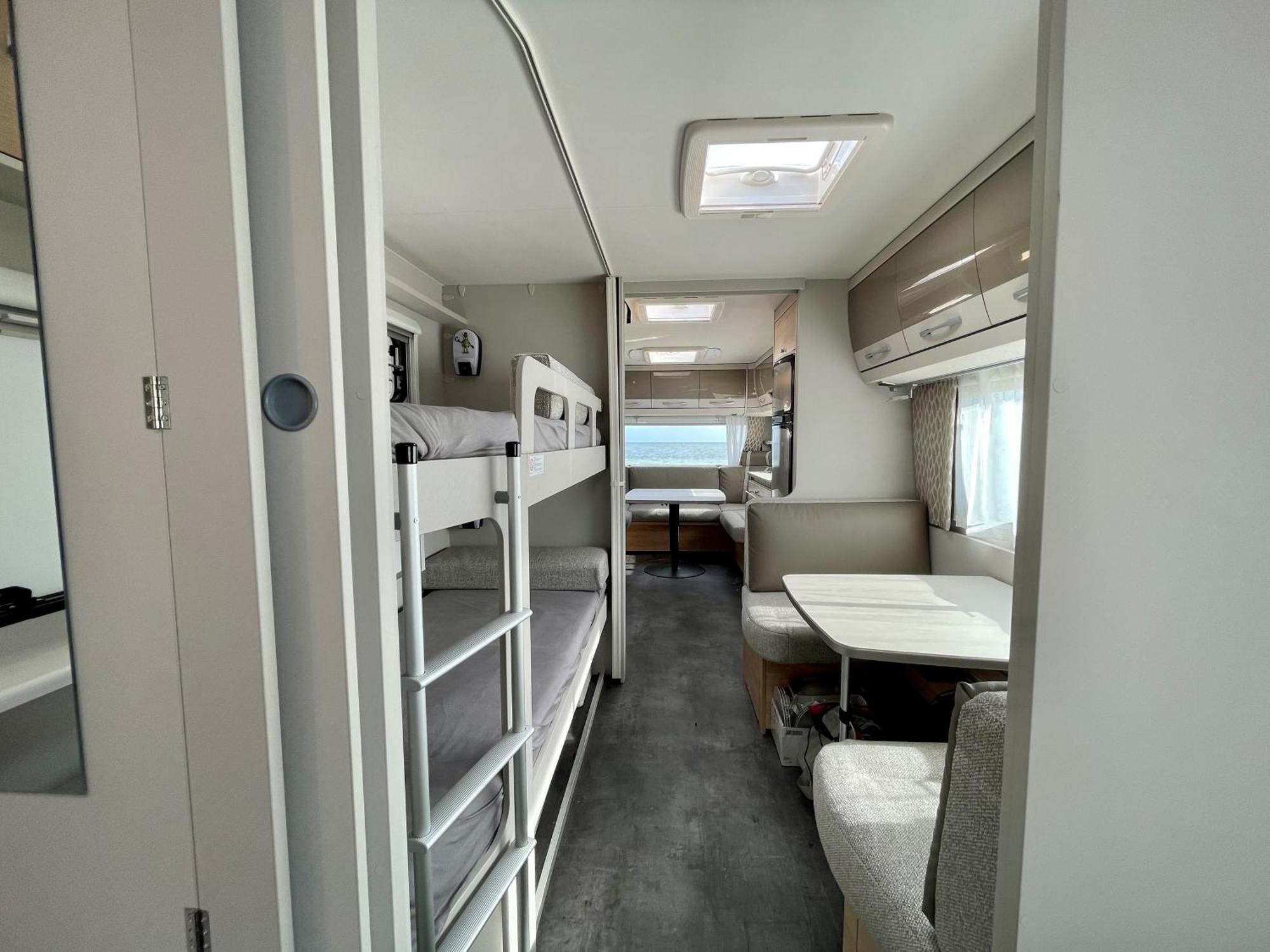 יאסטארניה Camping Molo Surf Spot מראה חיצוני תמונה